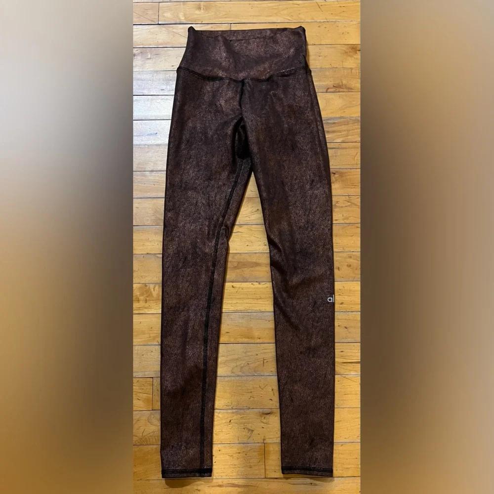 Alo Yoga High Waisted Copper Metallic Airbrush Finish Full Length Leggings (XS)
